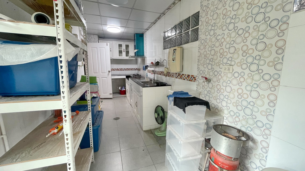 For RentTownhomeNonthaburi, Bang Yai, Bangbuathong : Townhouse for rent, Modi Villa Bang Bua Thong, corner unit.