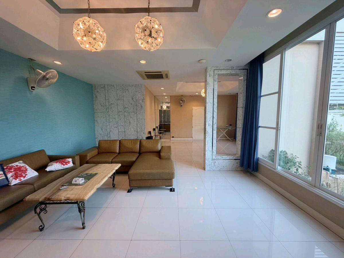 ขายบ้านเอกชัย บางบอน : บ้านเดี่ยวในโครงการ แกรนด์รอยัลนิศาชล สาทร