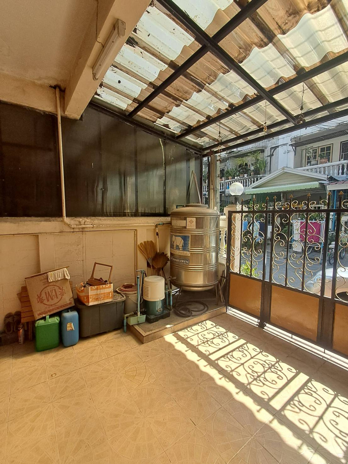 ขายทาวน์โฮมบางนา แบริ่ง ลาซาล : ทาวน์โฮม 3 ชั้น​ใกล้​#BTS​ เพียง500ม.ซ.ลาซาล1 พื้นที่ 17 ตร.ว 108 ตร.ม