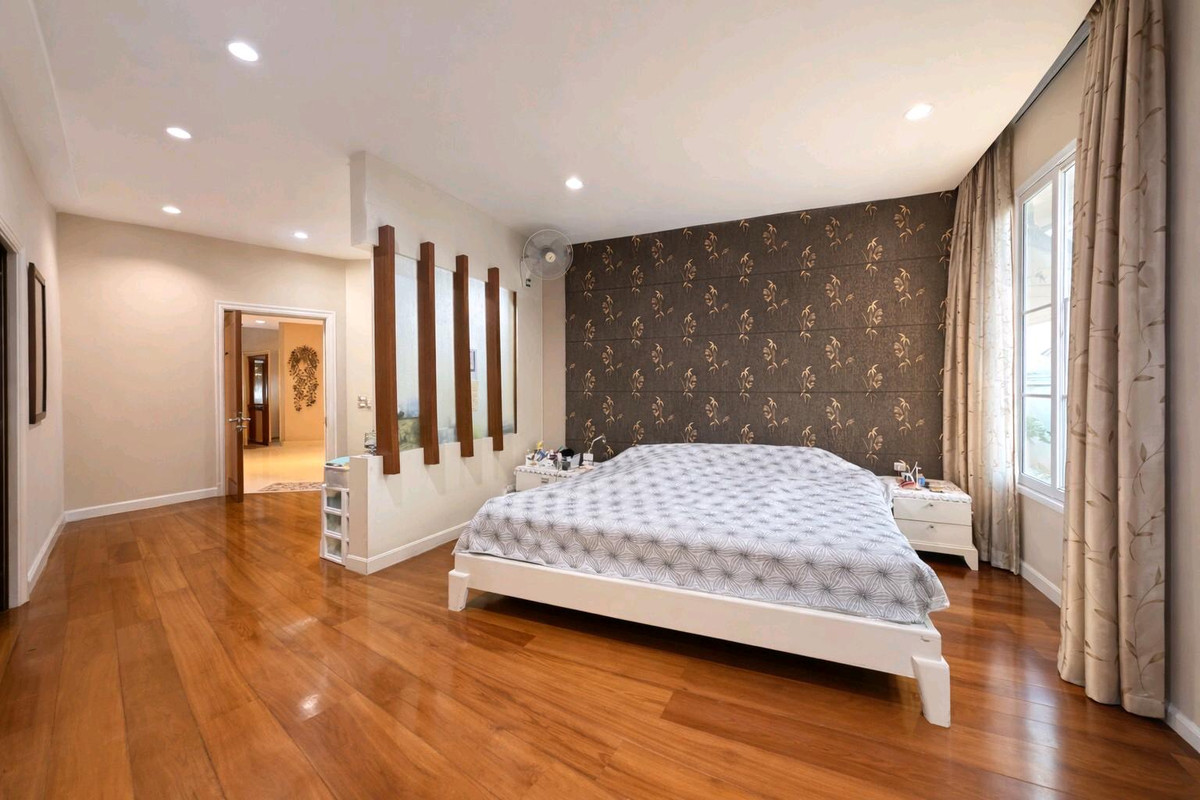 ขายบ้านเอกชัย บางบอน : บ้านเดี่ยวในโครงการ แกรนด์รอยัลนิศาชล สาทร