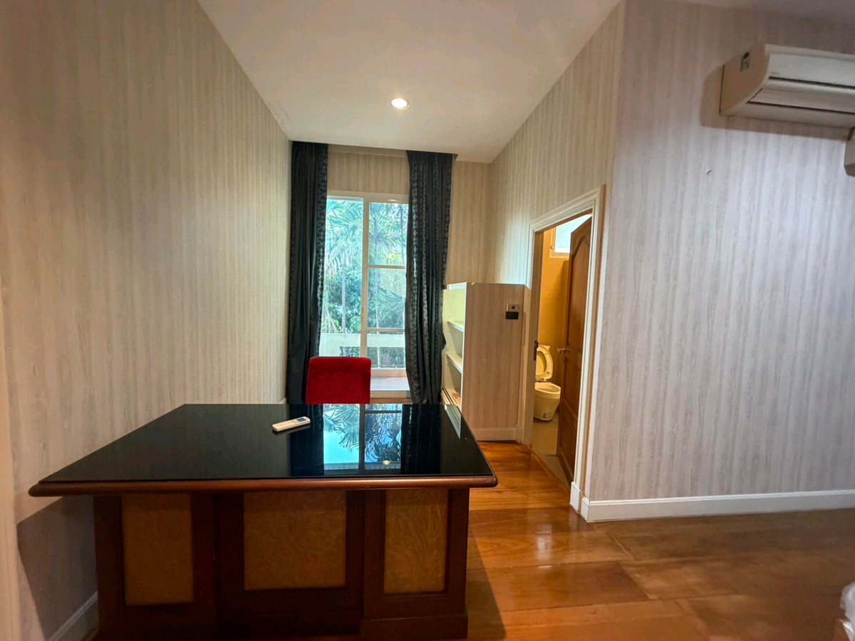 ขายบ้านเอกชัย บางบอน : บ้านเดี่ยวในโครงการ แกรนด์รอยัลนิศาชล สาทร