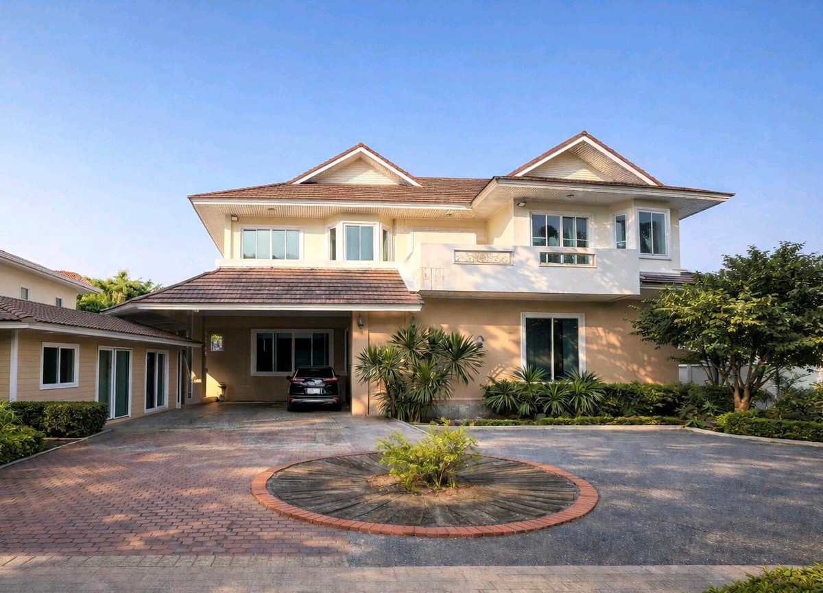 ขายบ้านเอกชัย บางบอน : บ้านเดี่ยวในโครงการ แกรนด์รอยัลนิศาชล สาทร