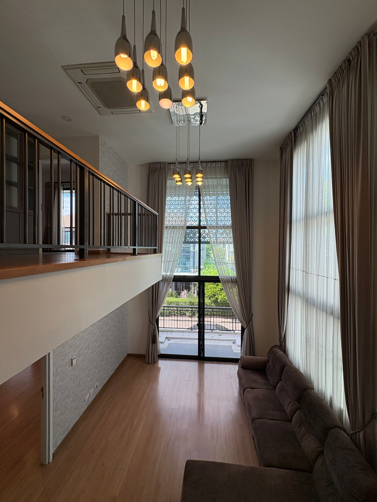 For RentHousePattanakan, Srinakarin : The Plant Elite Pattanakarn 38 | Pet Friendly | 15 mins to Thonglor