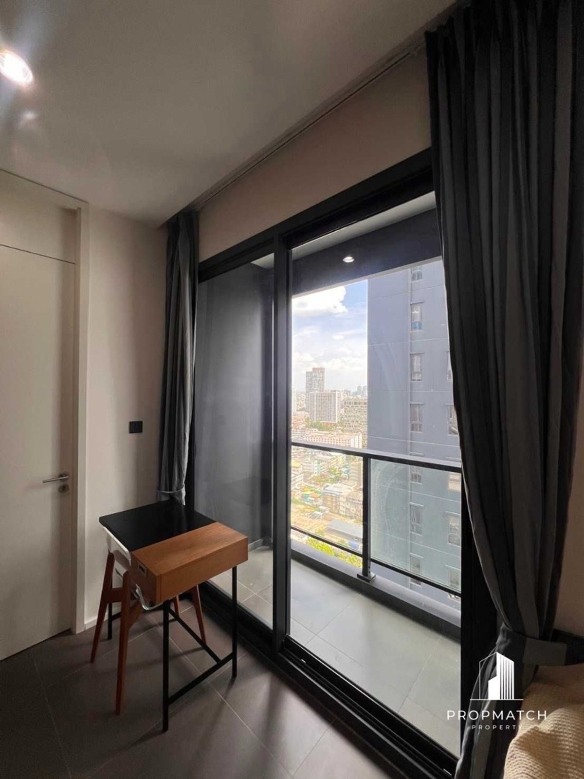 For SaleCondoLadprao, Central Ladprao : ⚡️Hot Deal⚡️M Ladprao Condo opposite Central. Next to BTS Lat Phrao Intersection, near MRT, area 30 sq m., only 4,100,000.- 📲092-6289149