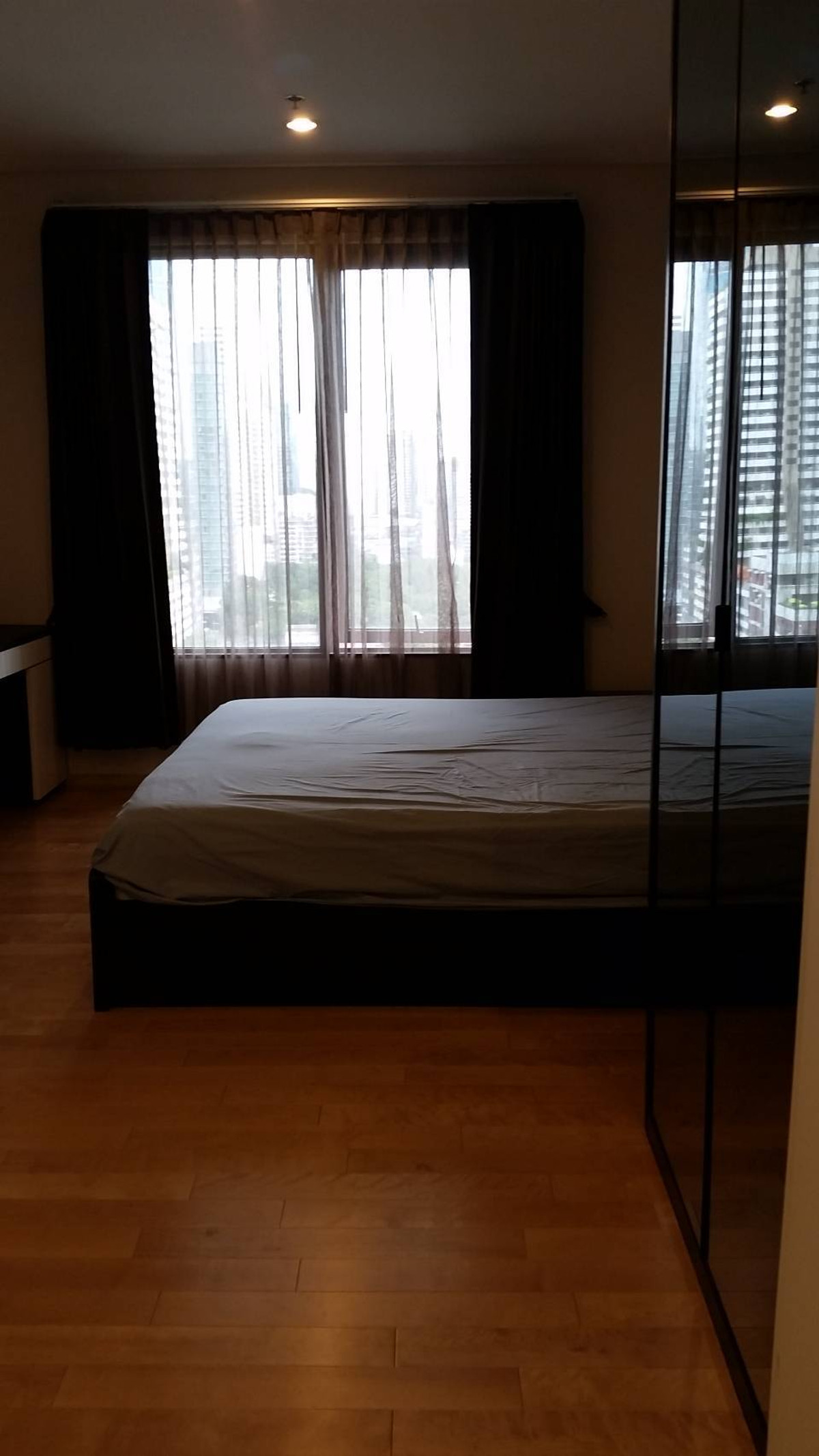 ให้เช่าคอนโดพระราม 9 เพชรบุรีตัดใหม่ RCA : ให้เช่าคอนโดวิลล่า อโศก ตกแต่งครบครัน (S15-33679)