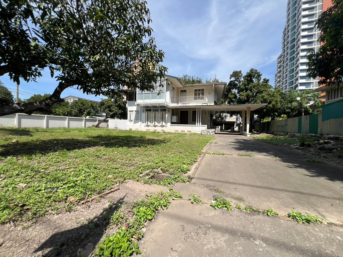 ขายบ้านอารีย์ อนุสาวรีย์ : ขายบ้านพร้อมที่ดินแปลงใหญ่ พหลโยธิน ซอย 9 ใจกลางอารีย์