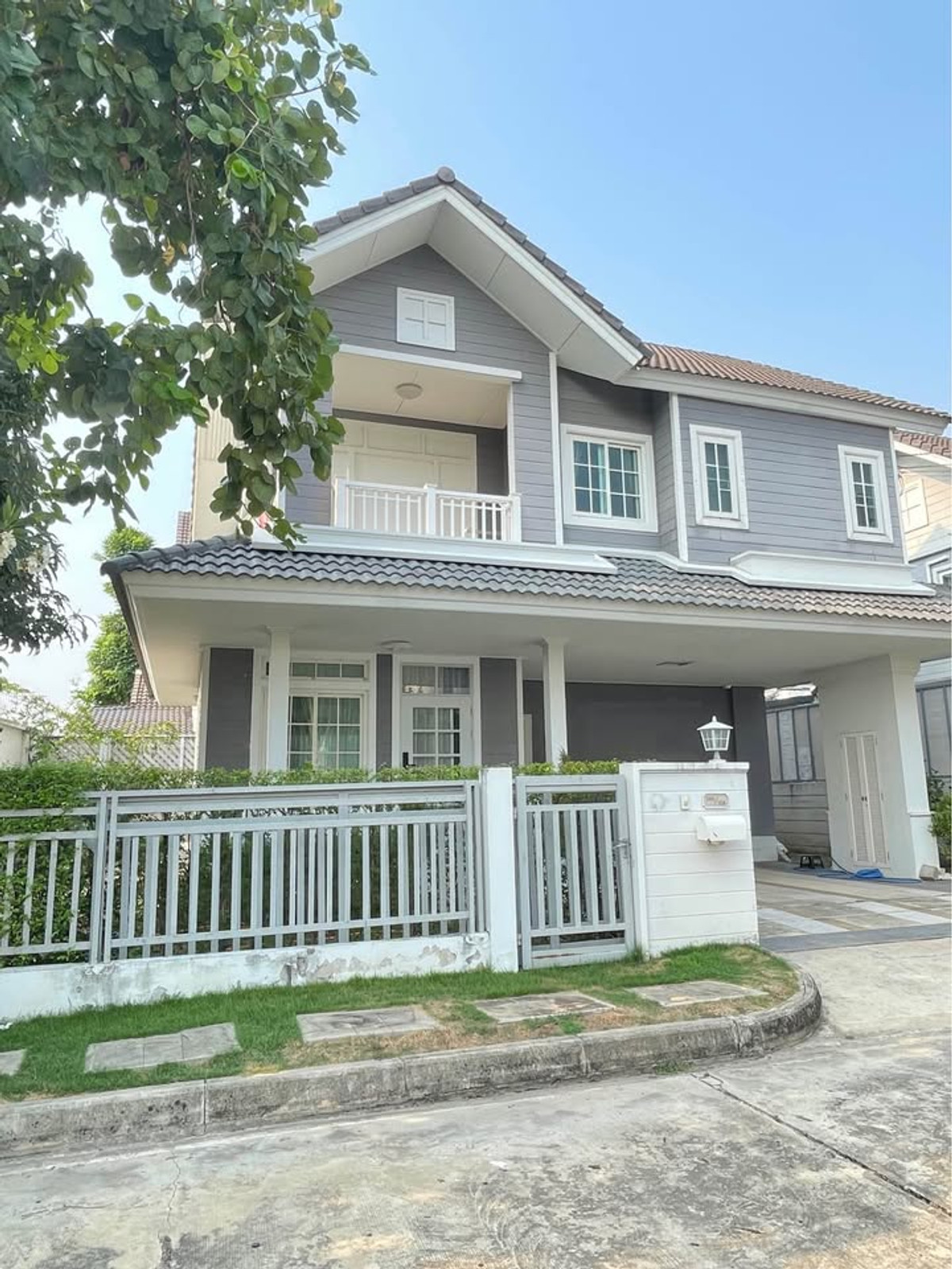 For RentHouseNawamin, Ramindra : 2-story detached house, corner room, beautifully decorated, for rent in Ramindra-Khlong Sam Wa area, near Big C Food Place, Hathairat branch, only 1.1 km.