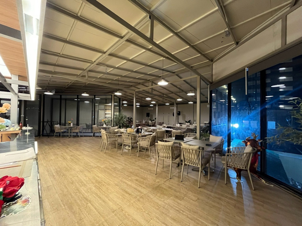 For RentRetail SpaceSukhumvit, Asoke, Thonglor : Phrom Phong Phrom Phong rental space for doing business 16 square meters, counter bar, shared common area 100 square meters, Open Space