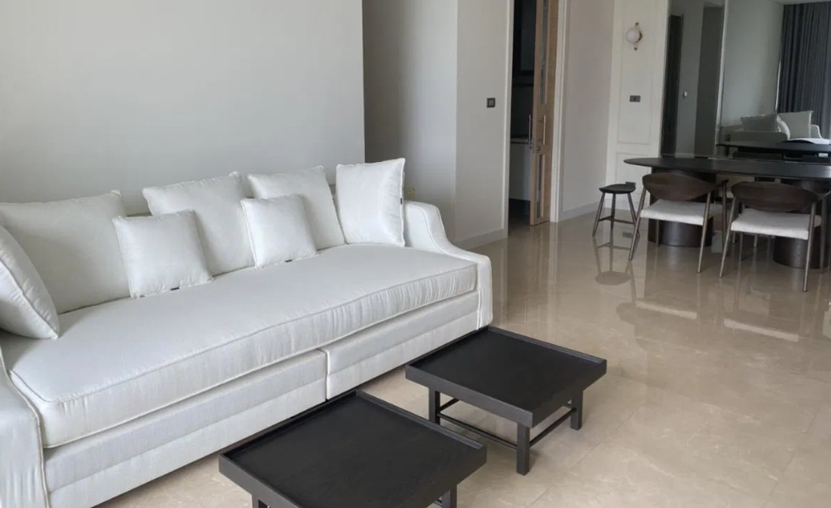 For RentCondoWitthayu, Chidlom, Langsuan, Ploenchit : Sindhorn Residence 150 sq.m. 中 日 Please add LINE ID @806qphgn o8415o5483