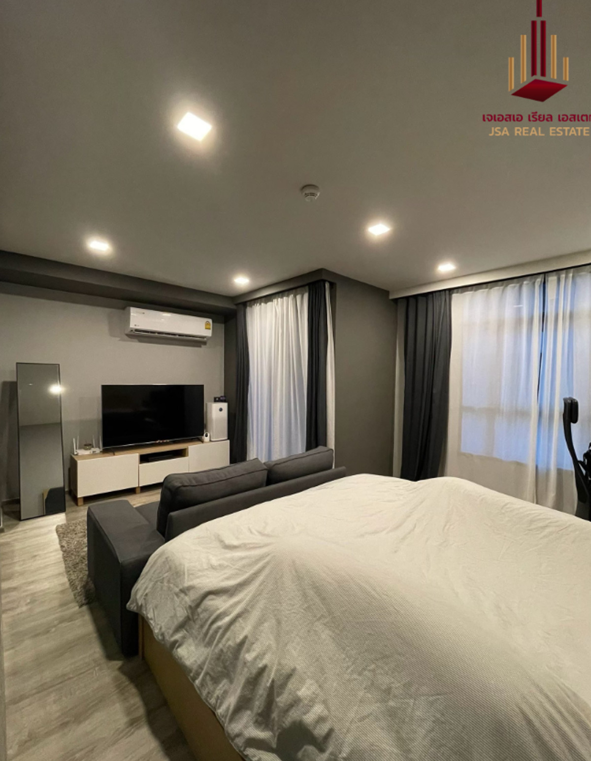 ขายคอนโดรัชดา ห้วยขวาง : ✨ For Sale: Maestro 19 Ratchada 19 - Vipha Condo ✨ 💰 Only 2,800,000 THB Pet friendly ขายพร้อมผู้เช่า ผลตอบแทน6%++มีห้องพร้อมนัดชมครับ สนใจติดต่อ คุณเจมส์มาร์