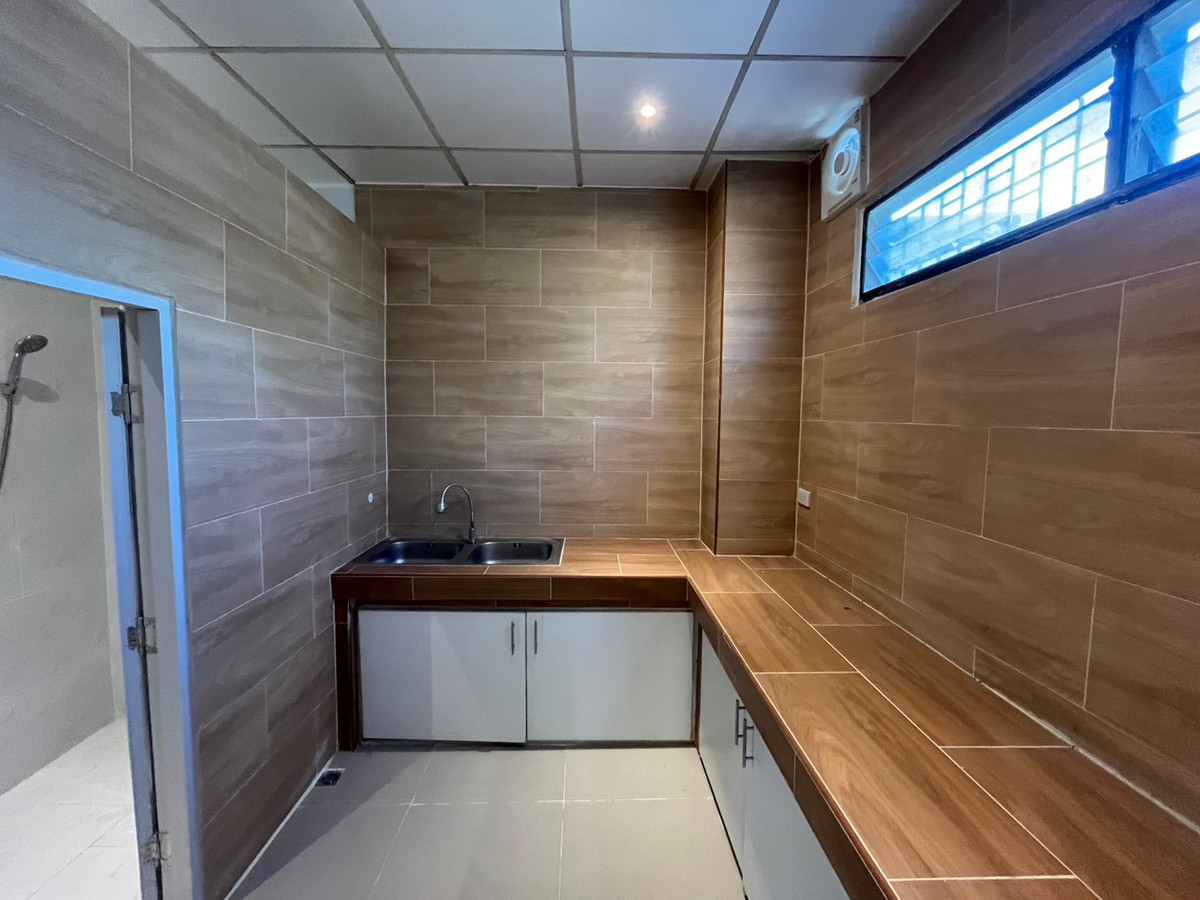 ขายทาวน์โฮมรัชดา ห้วยขวาง : 🔥 ทาวน์เฮาส์รีโนเวทใหม่ ลาดพร้าว 48 ซอยอำนวยวัฒน์ | ถูกสุดในย่าน 3.5 ล้าน 🔥  ใกล้ MRT สุทธิสาร | อยู่เองก็ดี ปล่อยเช่าคุ้ม Yield 6%+ 087-808-3690 ฟีฟ่า