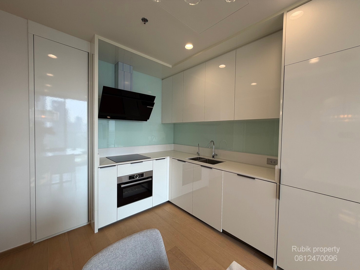 For RentCondoSathorn, Narathiwat : 🏙 ANIL Sathorn 12 | Luxury condo in the heart of Sathorn, corner room, high floor RB1620