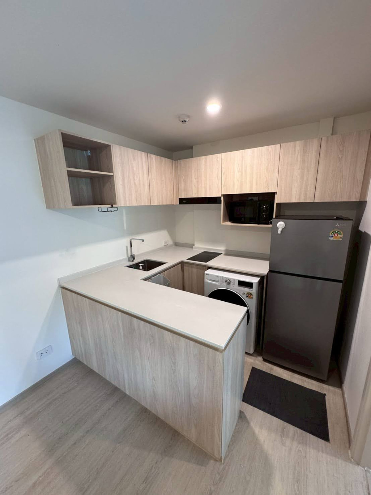 คอนโดพัฒนาการ ศรีนครินทร์ : PFD-07894  คอนโดให้เช่า Nue Z-Square Suan Luang Station (นิว ซี-สแควร์ สวนหลวง สเตชั่น) ใกล้ Seacon Square / ARL หัวหมาก / รถไฟฟ้าสายสีเหลือง