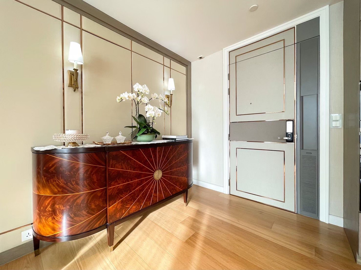 ขายคอนโดบางซื่อ วงศ์สว่าง เตาปูน : ขาย Ultra-Luxury Penthouse 333 Riverside Condominium