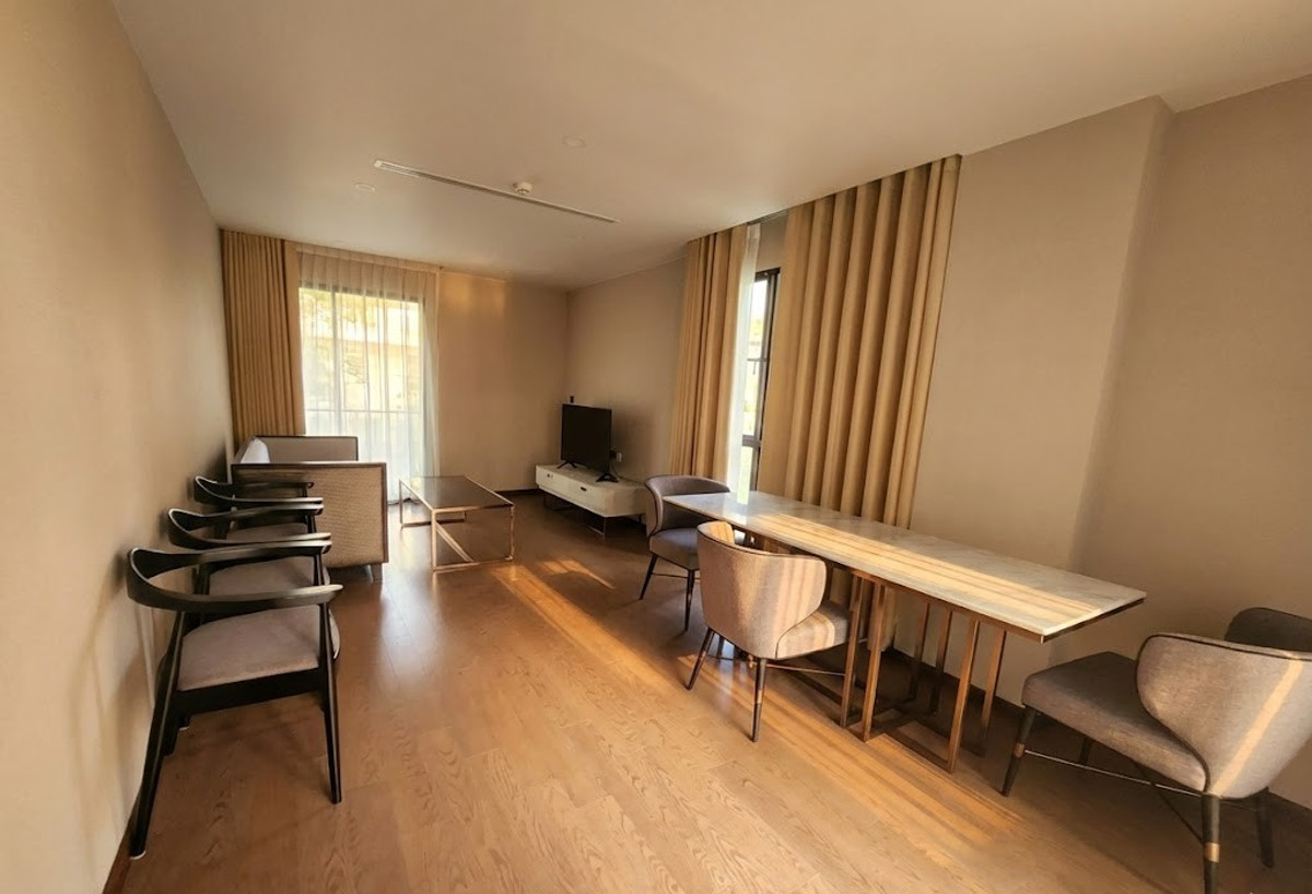 For RentCondoWitthayu, Chidlom, Langsuan, Ploenchit : Na Varang Residence 80 sq.m. 中 日 Please add LINE ID @806qphgn o8415o5483