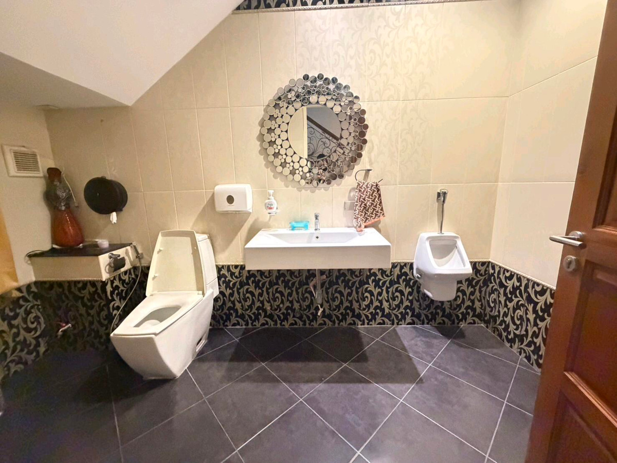 ขายบ้านเอกชัย บางบอน : บ้านเดี่ยวในโครงการ แกรนด์รอยัลนิศาชล สาทร