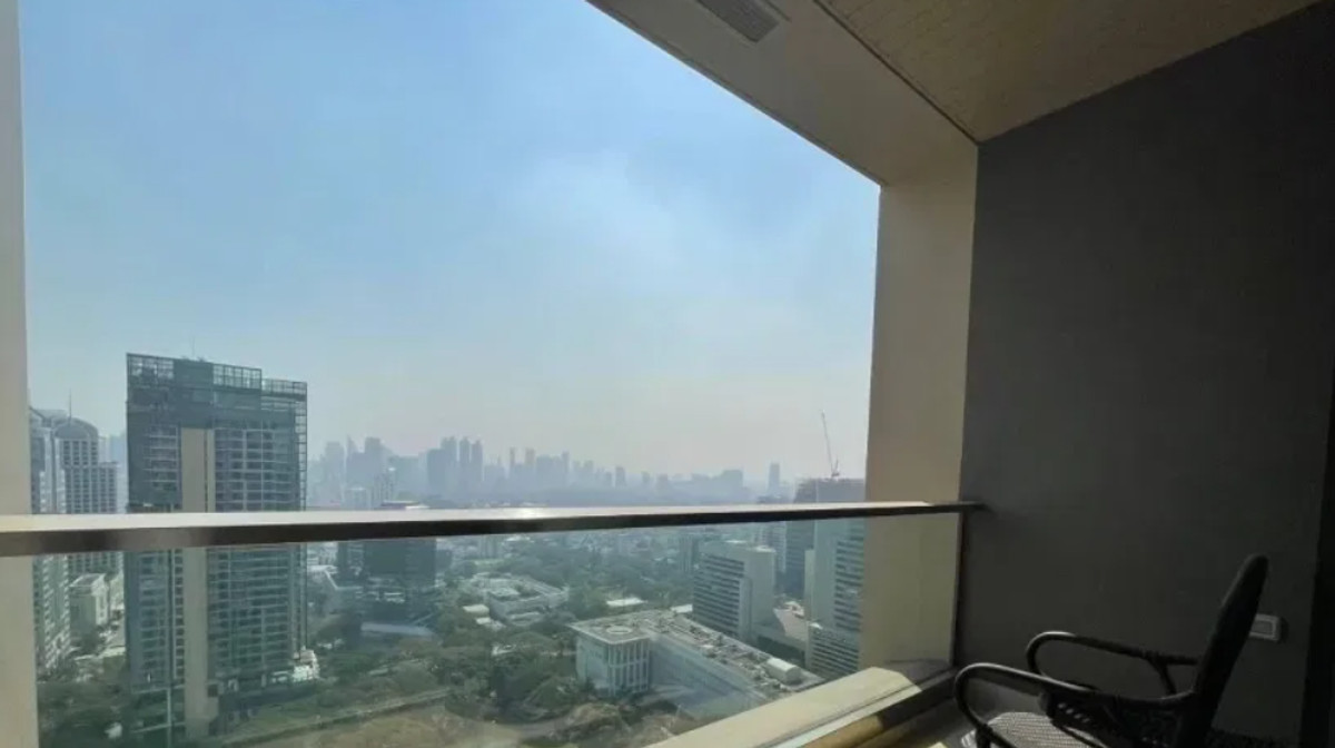 For RentCondoWitthayu, Chidlom, Langsuan, Ploenchit : Sindhorn Residence 111 sq.m. Please add LINE ID @806qphgn o8415o5483