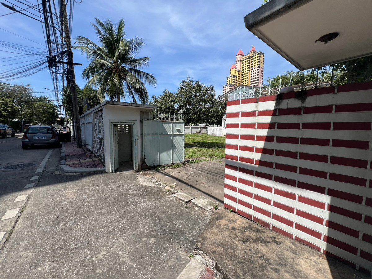 ขายบ้านอารีย์ อนุสาวรีย์ : ขายบ้านพร้อมที่ดินแปลงใหญ่ พหลโยธิน ซอย 9 ใจกลางอารีย์