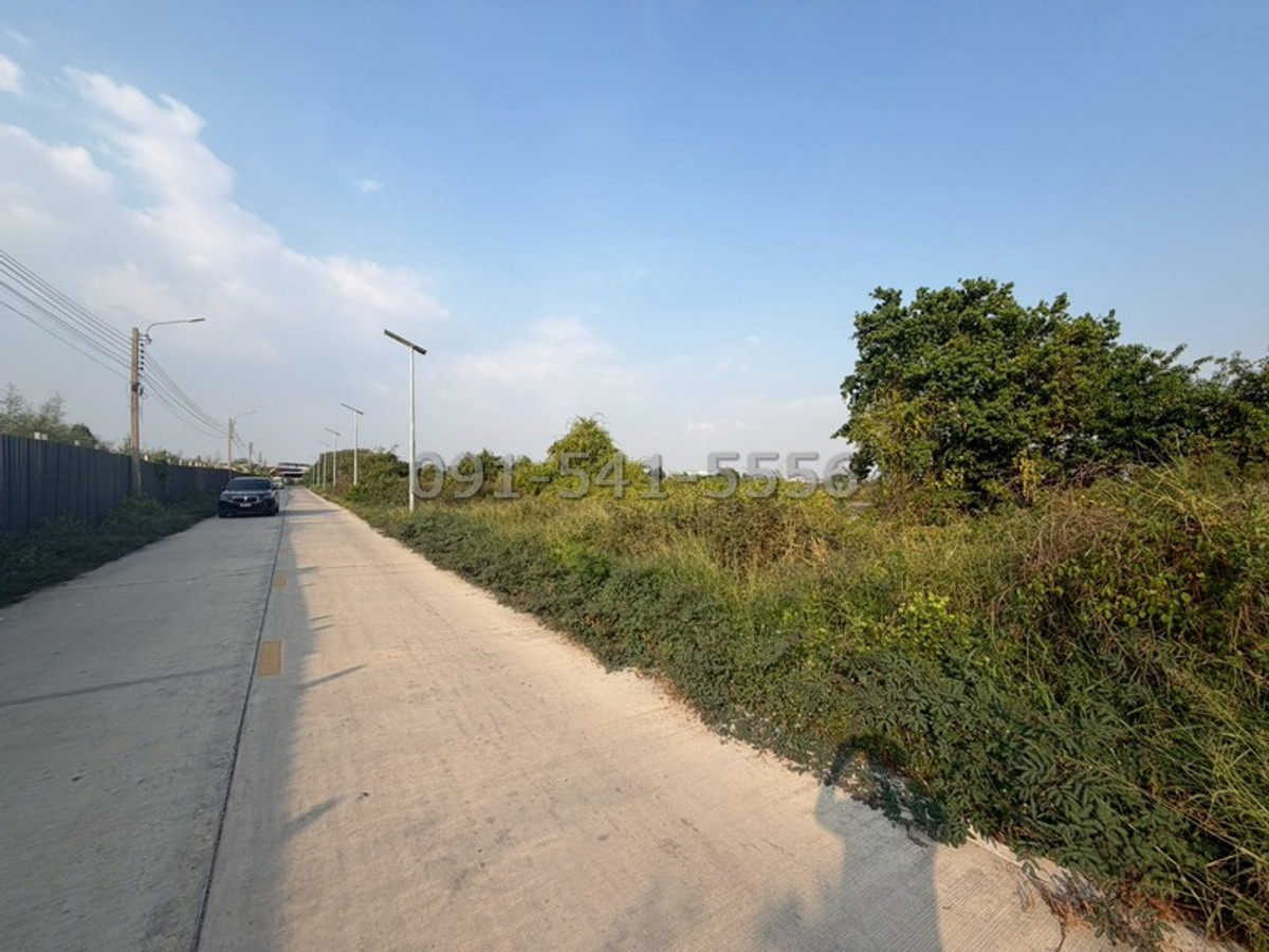 For SaleLandBangna, Bearing, Lasalle : Land for sale, 2 plots next to each other, 10 rai, along the road, Soi Pracha Uthit 90, Samut Prakan, large plot of land, beautiful plot, potential location.