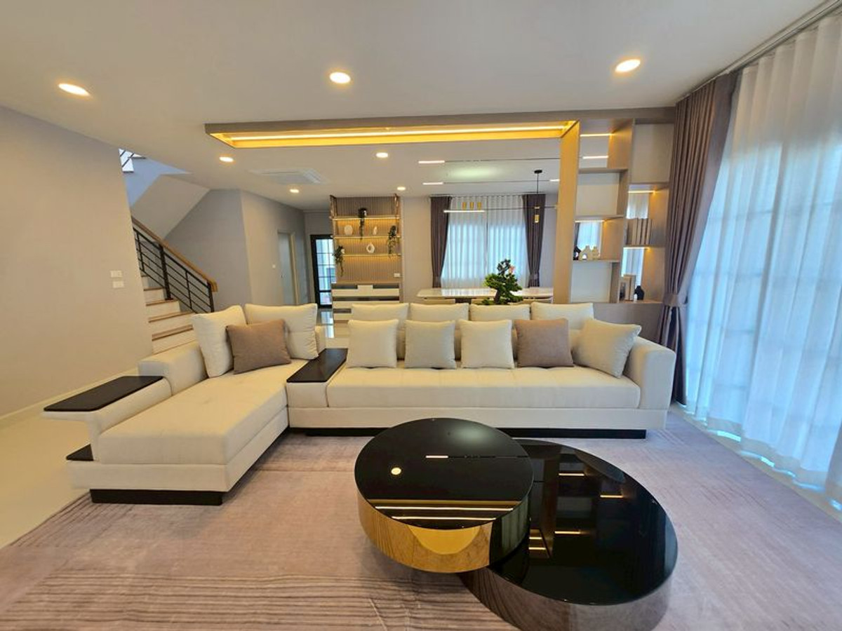 บ้านบางนา แบริ่ง ลาซาล : ขาย/เช่า🧡 เซนโทร บางนา (CENTRO BANGNA) บ้านเดี่ยวหรูทำเลดี ใกล้ Mega Bangna ขนาด 65 ตารางวา 4 ห้องนอน ตำบลบางแก้ว อำเภอบางพลี จังหวัดสมุทรปราการ 