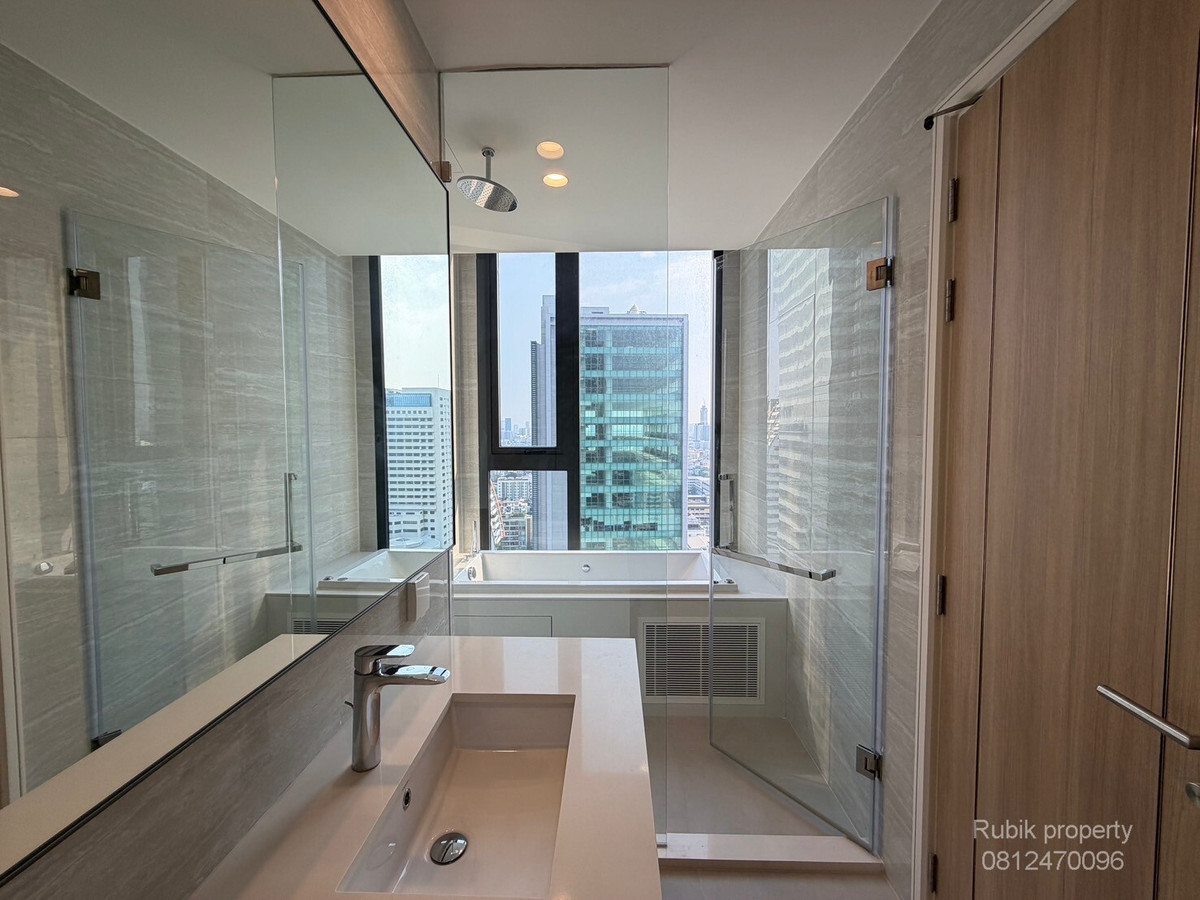 For RentCondoSathorn, Narathiwat : 🏙 ANIL Sathorn 12 | Luxury condo in the heart of Sathorn, corner room, high floor RB1620