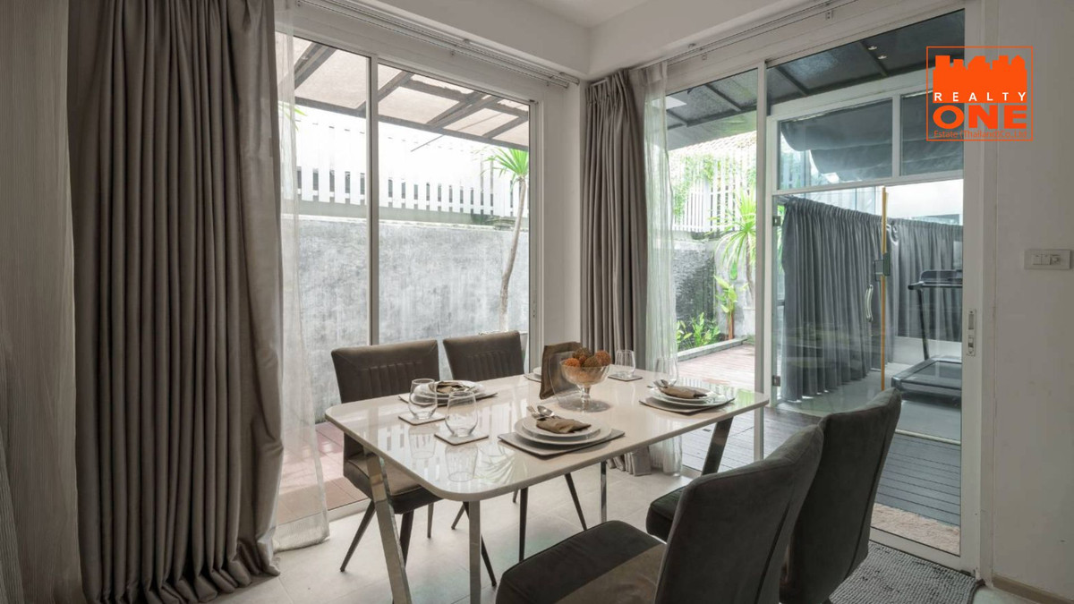 ขายทาวน์โฮมเกษตร นวมินทร์ ลาดปลาเค้า : ขายด่วน Rare Item! The iBox เกษตร-นวมินทร์ พื้นที่ 42 ตร.ว. ทาวน์โฮมหลังมุม ใหญ่เท่าบ้านเดี่ยว ตกแต่งหรู พร้อมอยู่ทันที!