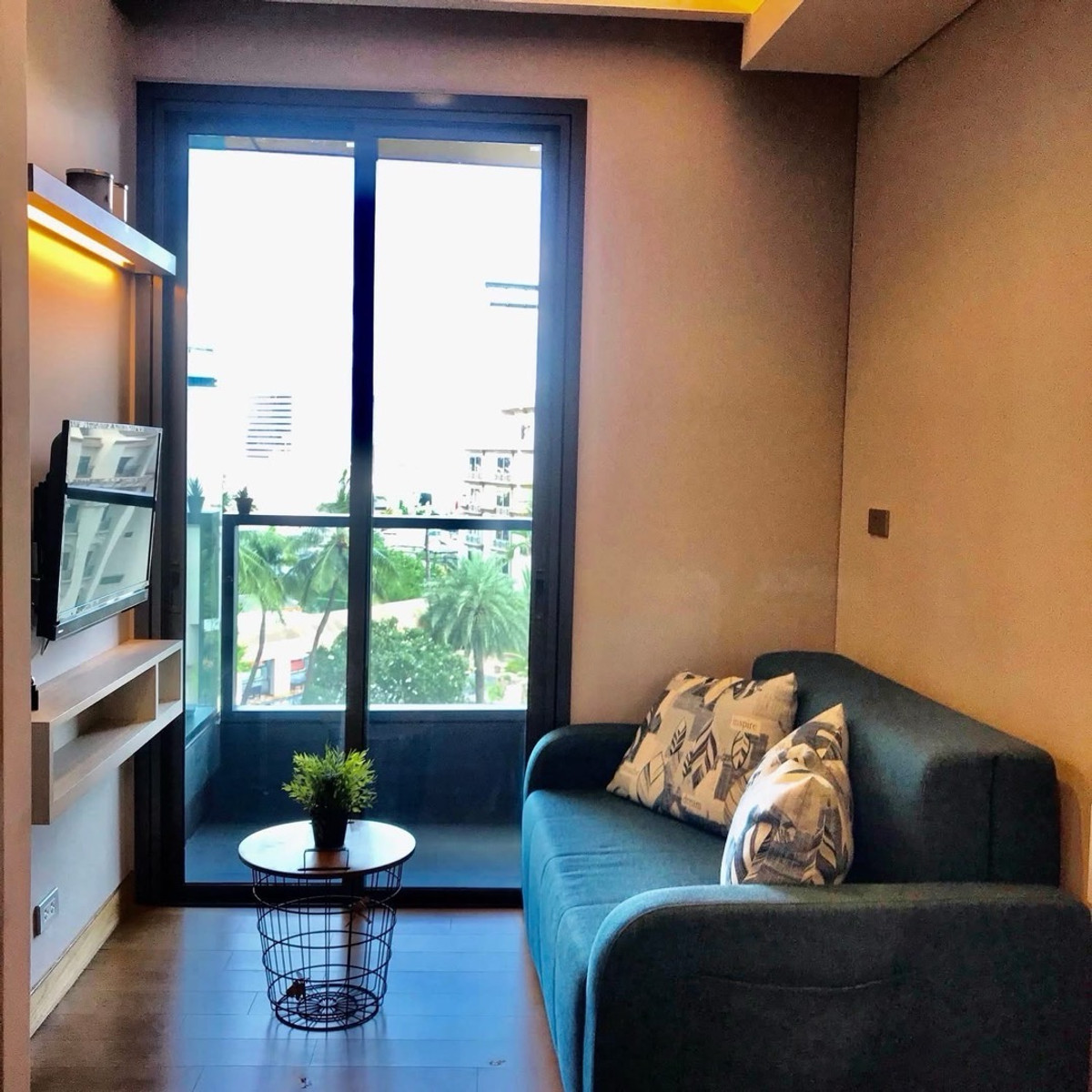 For SaleCondoSukhumvit, Asoke, Thonglor : Condo for sale, The Lumpini 24 (The Lumpini 24), in the heart of the city, convenient travel, near BTS Phrom Phong.