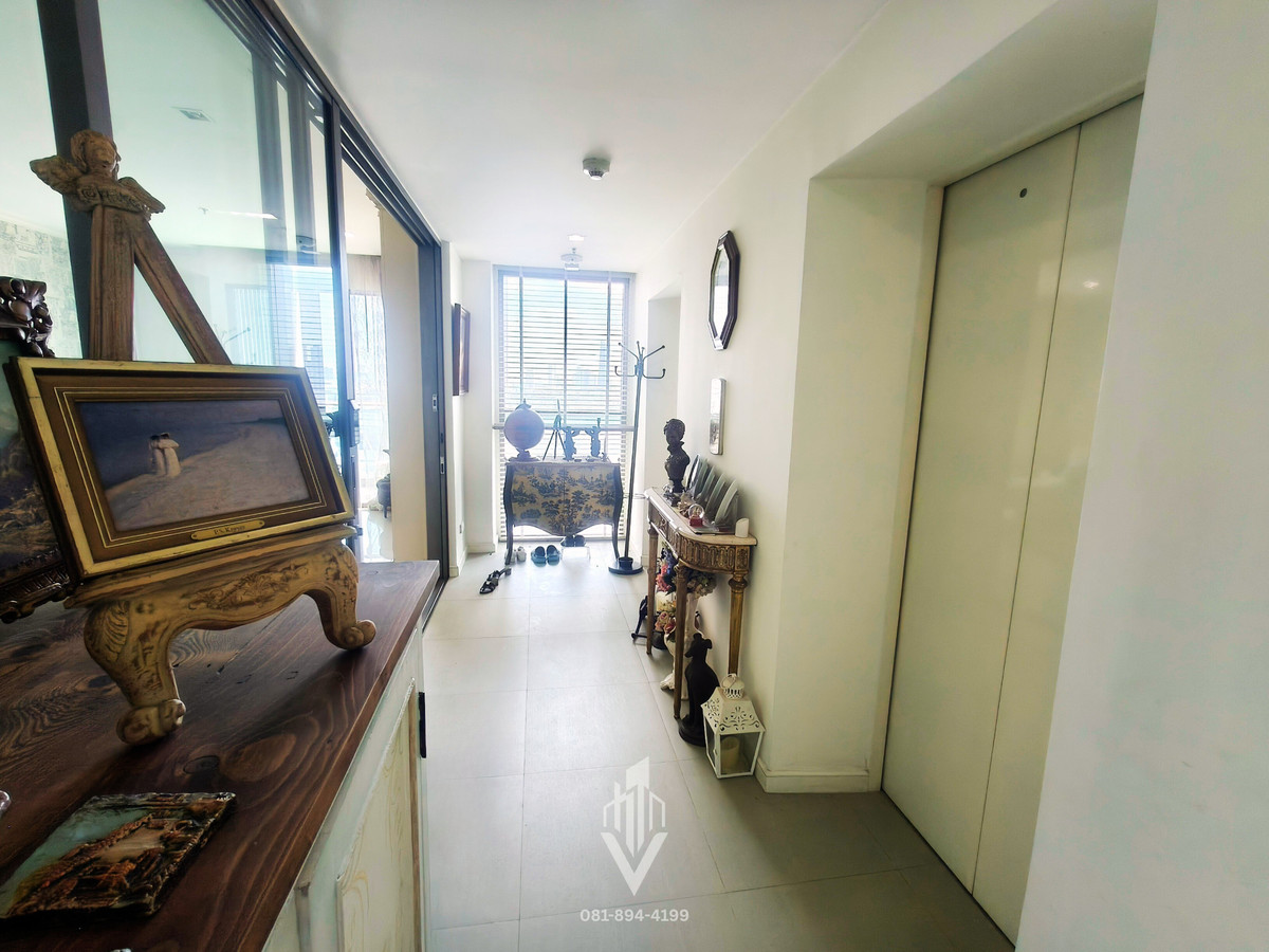 For SaleCondoRama3 (Riverside),Satupadit : 🏙️ BEST DEAL! Luxury Riverfront Living at Star View Rama 3 🌊