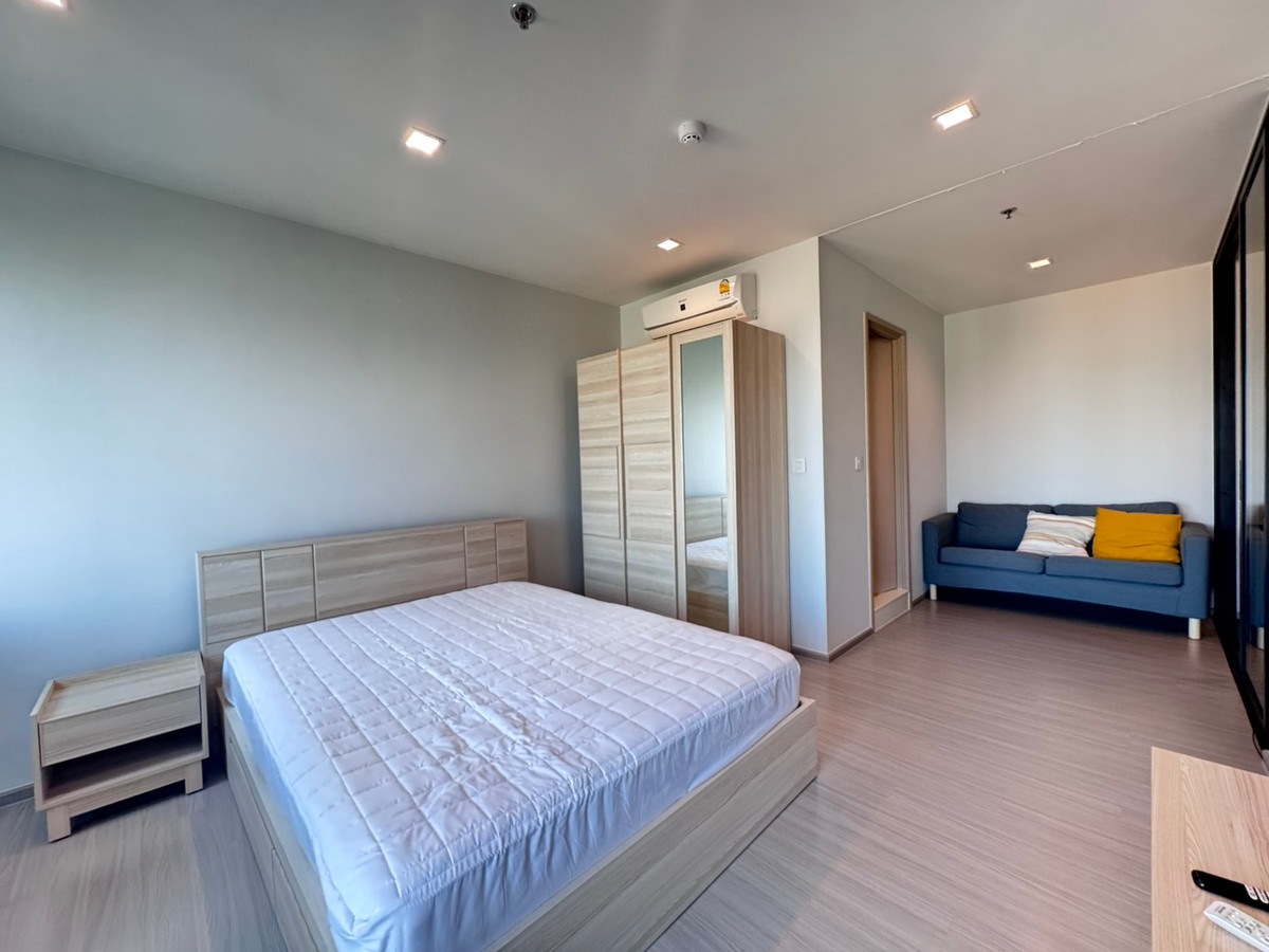 For RentCondoThaphra, Talat Phlu, Wutthakat : Available and ready for rent, Life Sathorn Sierra, beautiful new room, open view, fully furnished. You can inquire and make an appointment to view.