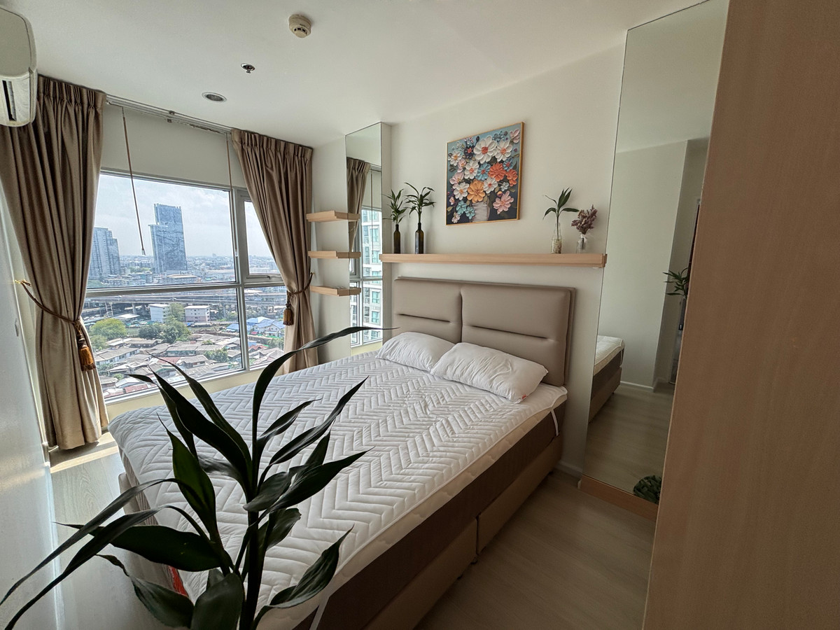 For RentCondoOnnut, Udomsuk : 🔥For Rent Now🔥 Corner unit, 17th floor, newly renovated, 2 bedrooms, unobstructed view, near BTS Phra Khanong, fully furnished with built-in furniture, ready to move in.