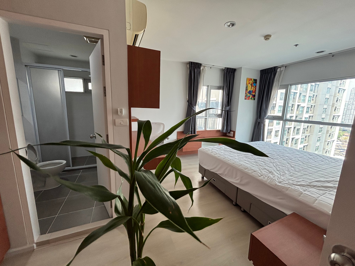 For RentCondoOnnut, Udomsuk : 🔥For Rent Now🔥 Corner unit, 17th floor, newly renovated, 2 bedrooms, unobstructed view, near BTS Phra Khanong, fully furnished with built-in furniture, ready to move in.