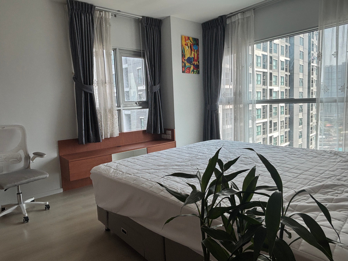 For RentCondoOnnut, Udomsuk : 🔥For Rent Now🔥 Corner unit, 17th floor, newly renovated, 2 bedrooms, unobstructed view, near BTS Phra Khanong, fully furnished with built-in furniture, ready to move in.
