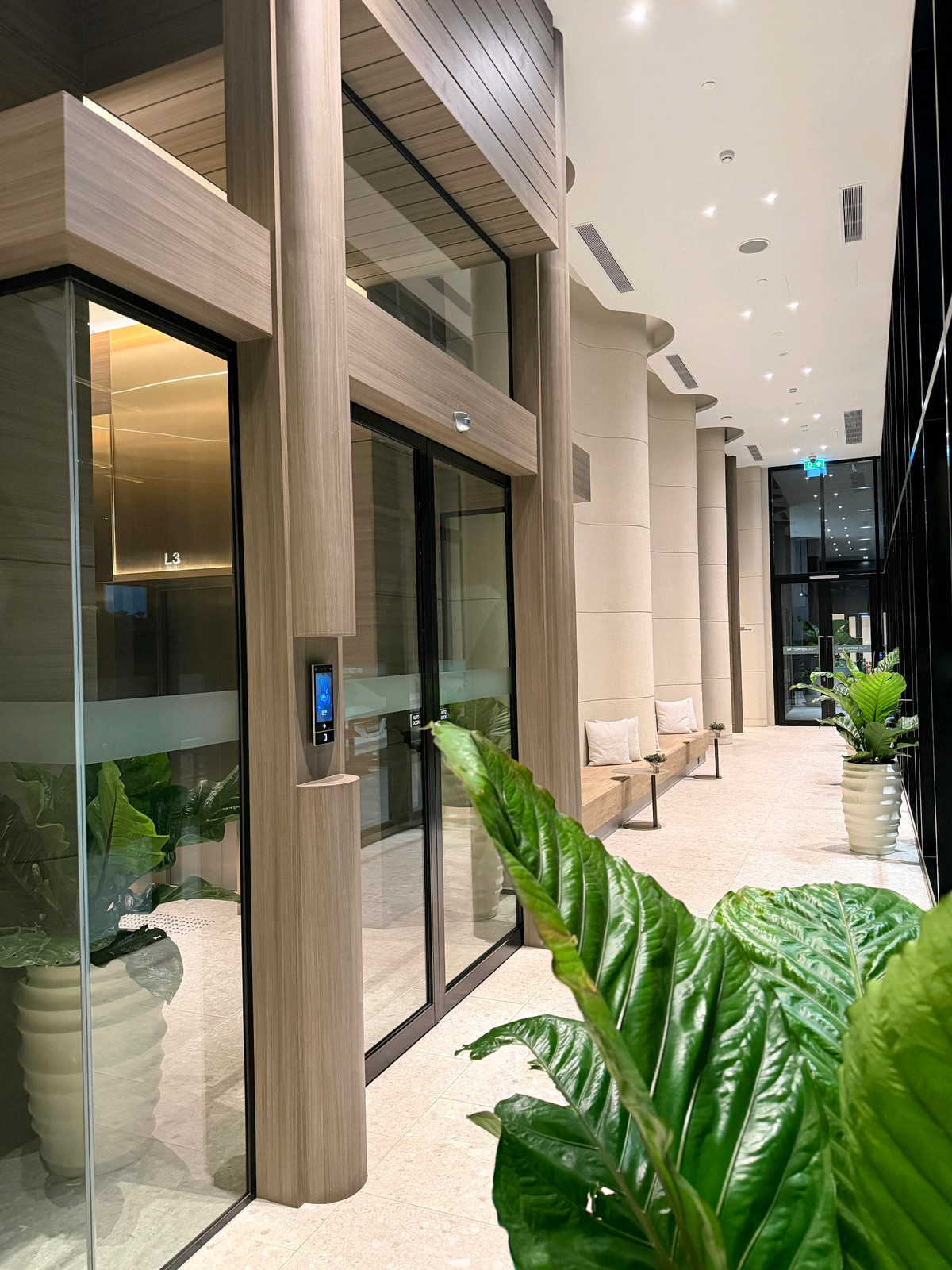 ให้เช่าคอนโดพระราม 9 เพชรบุรีตัดใหม่ RCA : 🔥ให้เช่าด่วน🔥โนเบิล นิว ดิสทริค อาร์ไนน์  เฟอร์นิเจอร์ครบพร้อมเข้าอยู่ MRT พระราม 9 และ Central พระราม 9