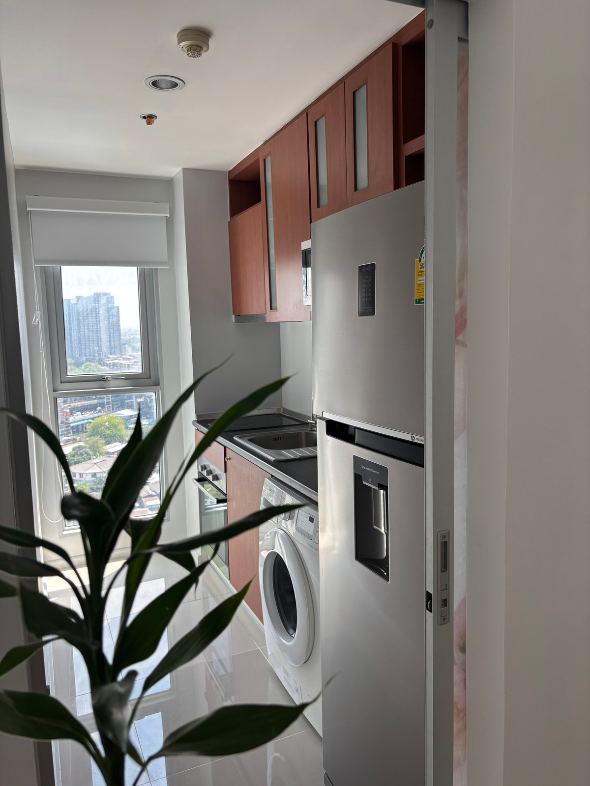 For RentCondoOnnut, Udomsuk : 🔥For Rent Now🔥 Corner unit, 17th floor, newly renovated, 2 bedrooms, unobstructed view, near BTS Phra Khanong, fully furnished with built-in furniture, ready to move in.
