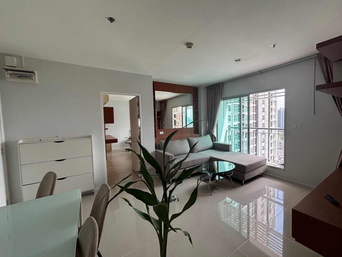 For RentCondoOnnut, Udomsuk : 🔥For Rent Now🔥 Corner unit, 17th floor, newly renovated, 2 bedrooms, unobstructed view, near BTS Phra Khanong, fully furnished with built-in furniture, ready to move in.