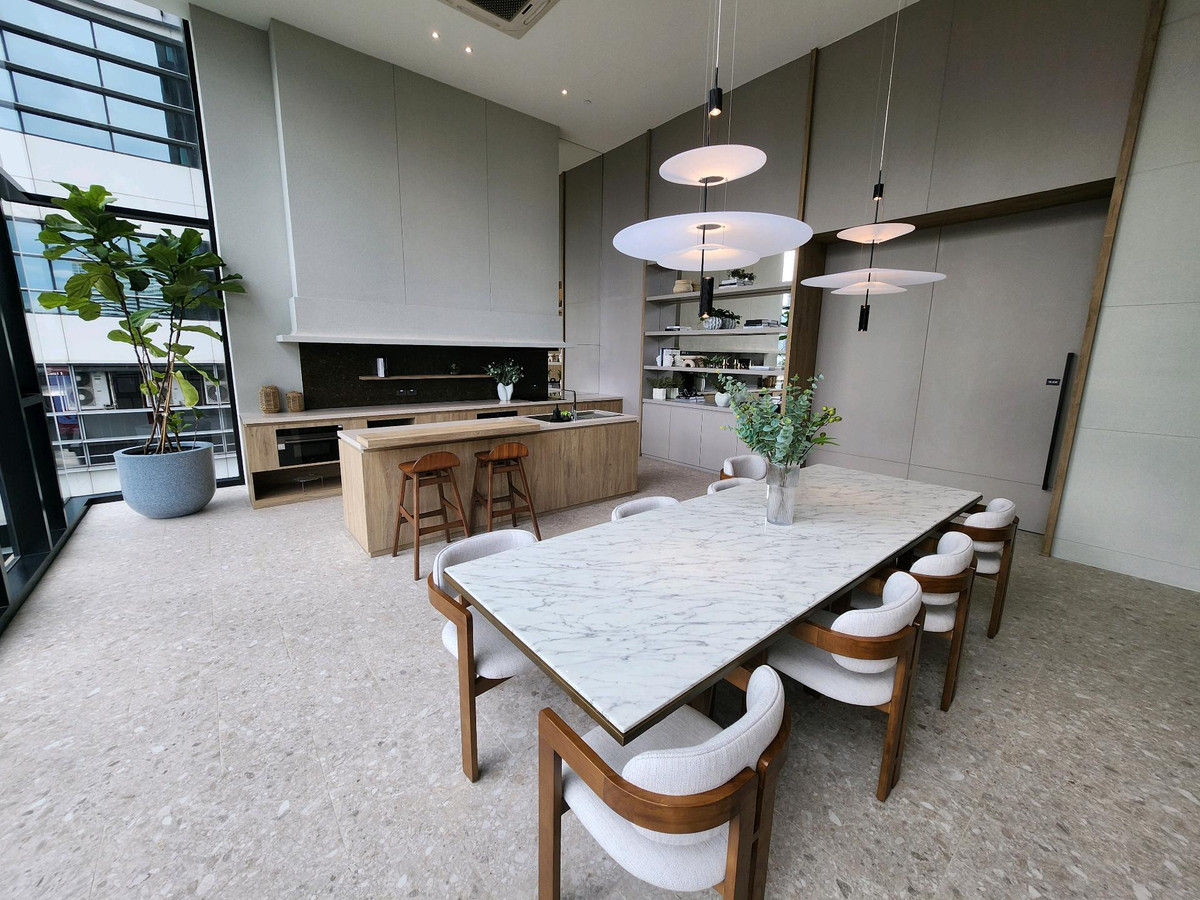 ให้เช่าคอนโดพระราม 9 เพชรบุรีตัดใหม่ RCA : 🔥ให้เช่าด่วน🔥โนเบิล นิว ดิสทริค อาร์ไนน์  เฟอร์นิเจอร์ครบพร้อมเข้าอยู่ MRT พระราม 9 และ Central พระราม 9