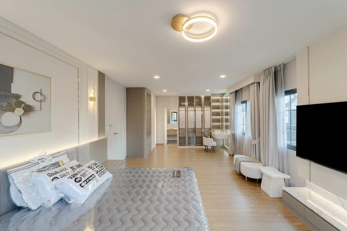 For RentHouseBangna, Bearing, Lasalle : For rent: CENTRO BANGNA, new house, 4 bedrooms.