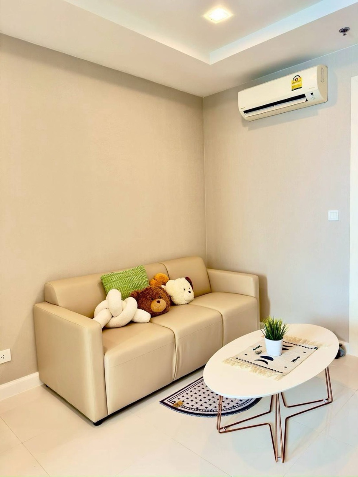 For RentCondoSamut Prakan,Samrong : Condo for rent urgently, The Metropolis Samrong, Building A, 7th floor, city view, pool view, size 35.00 sq m, 1 bedroom, fully furnished, price 13,000 baht.