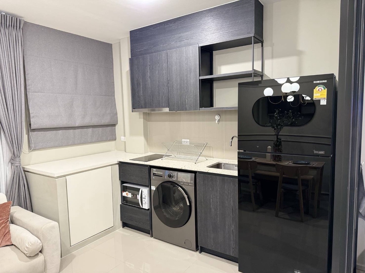 For RentCondoRatchadapisek, Huaikwang, Suttisan : For rent XT Huaikhawng (XT Huai Khwang) 1 bedroom, 1 bathroom, separate kitchen, 30 sq m., 19th floor, Building B, city view, complete furniture and appliances, 17,000 baht.