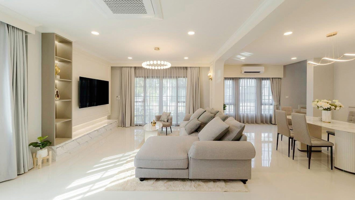 For RentHouseBangna, Bearing, Lasalle : For rent: CENTRO BANGNA, new house, 4 bedrooms.