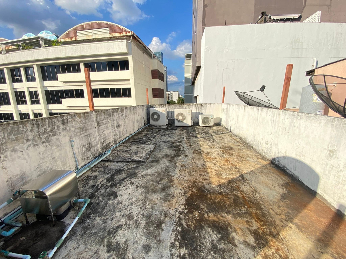 ให้เช่าทาวน์โฮมสยาม จุฬา สามย่าน : HR3205 ULTRA-PRIME LOCATION] Newly Renovated 5-Storey Building เพียง 300 เมตร จาก BTS สนามกีฬาฯ | หัวใจแห่งสยาม-ปทุมวัน