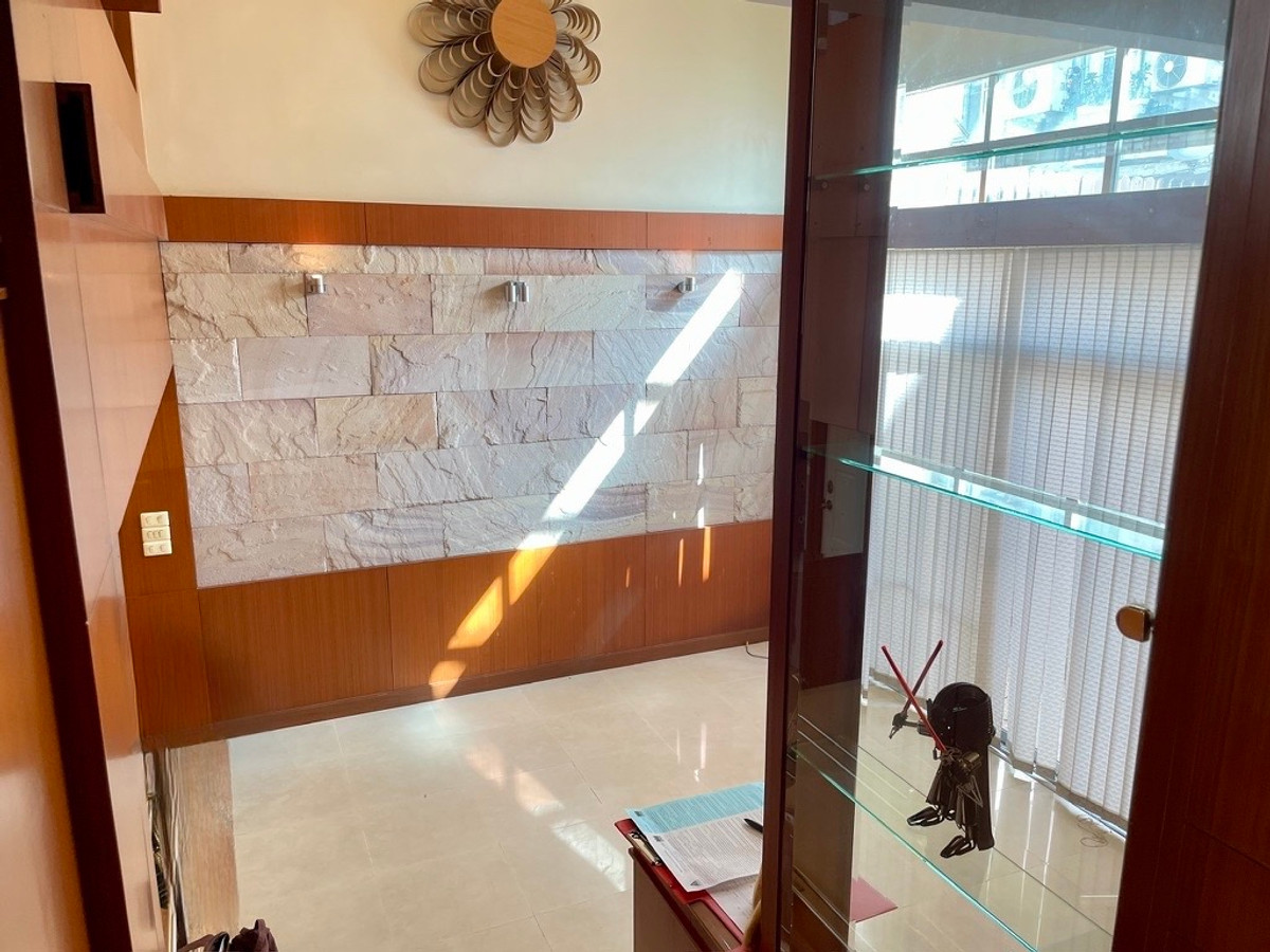 ให้เช่าทาวน์โฮมเลียบทางด่วนรามอินทรา : ปล่อยเช่า Town Home คริสตัล วิลล์ [Crystal Ville] เลียบด่วนเอกมัย-รามอินทรา ประดิษฐ์มนูธรรม 15 ใกล้ทางพิเศษฉลองรัช เพียง 350 เมตร จากเซ็นทรัล อีสวิลล์ 