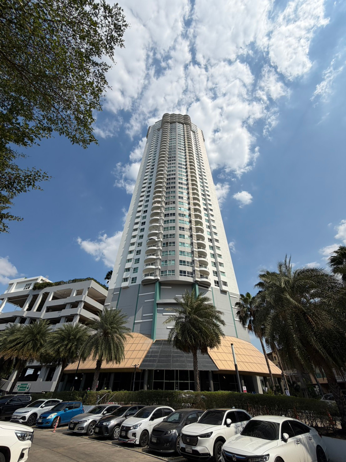 For SaleCondoRama3 (Riverside),Satupadit : For sale/rent Supalai Prima Riva Rama 3 | 3 bedrooms, high floor, river view ________________________________________ Luxury riverfront condo Supalai Prima Riva Rama 3, 42nd floor, area 256 sq m., 3 bedrooms, 5 bathrooms, maids room, panoramic Chao Phraya