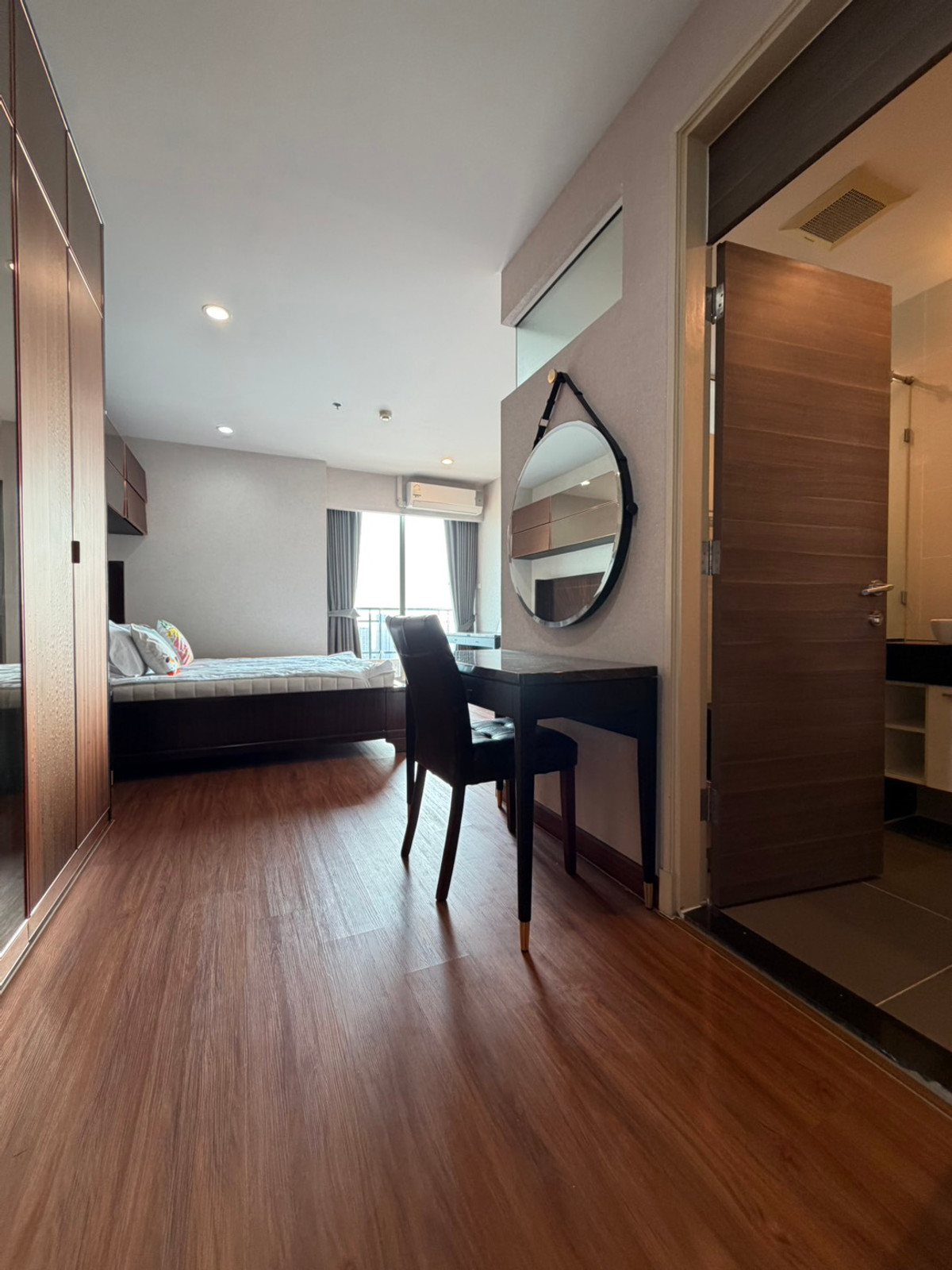 For SaleCondoRama3 (Riverside),Satupadit : For sale/rent Supalai Prima Riva Rama 3 | 3 bedrooms, high floor, river view ________________________________________ Luxury riverfront condo Supalai Prima Riva Rama 3, 42nd floor, area 256 sq m., 3 bedrooms, 5 bathrooms, maids room, panoramic Chao Phraya