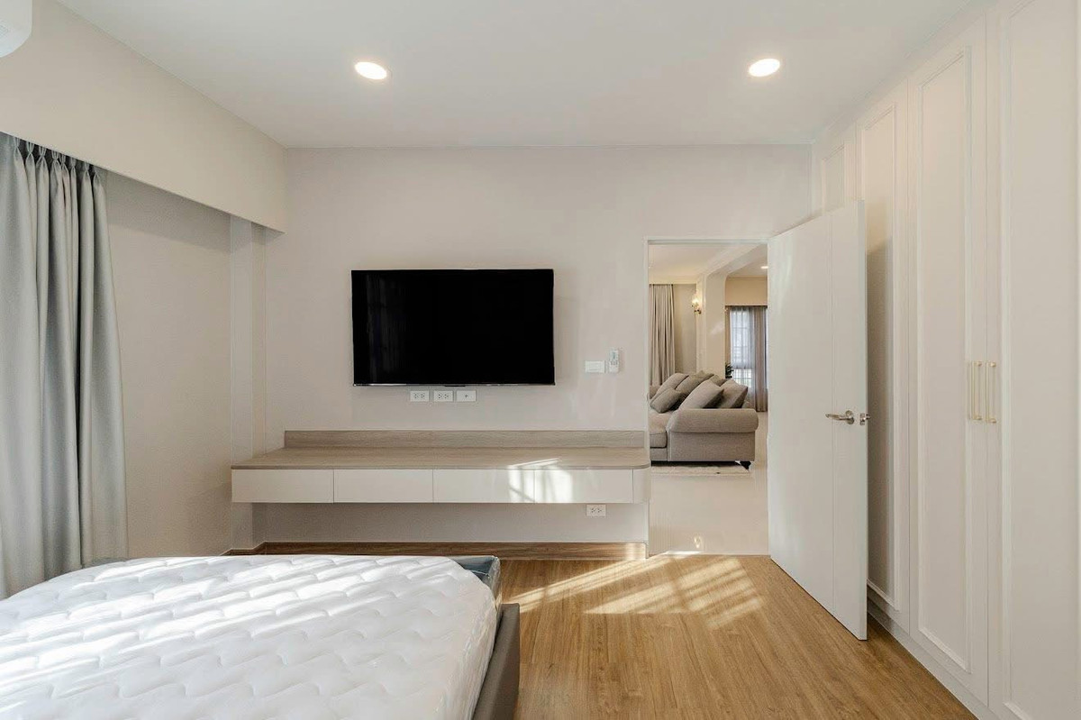 For RentHouseBangna, Bearing, Lasalle : For rent: CENTRO BANGNA, new house, 4 bedrooms.