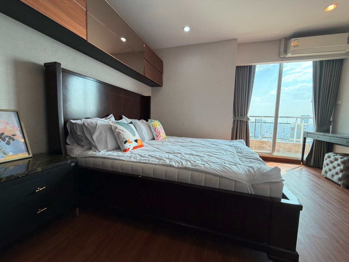 For SaleCondoRama3 (Riverside),Satupadit : For sale/rent Supalai Prima Riva Rama 3 | 3 bedrooms, high floor, river view ________________________________________ Luxury riverfront condo Supalai Prima Riva Rama 3, 42nd floor, area 256 sq m., 3 bedrooms, 5 bathrooms, maids room, panoramic Chao Phraya