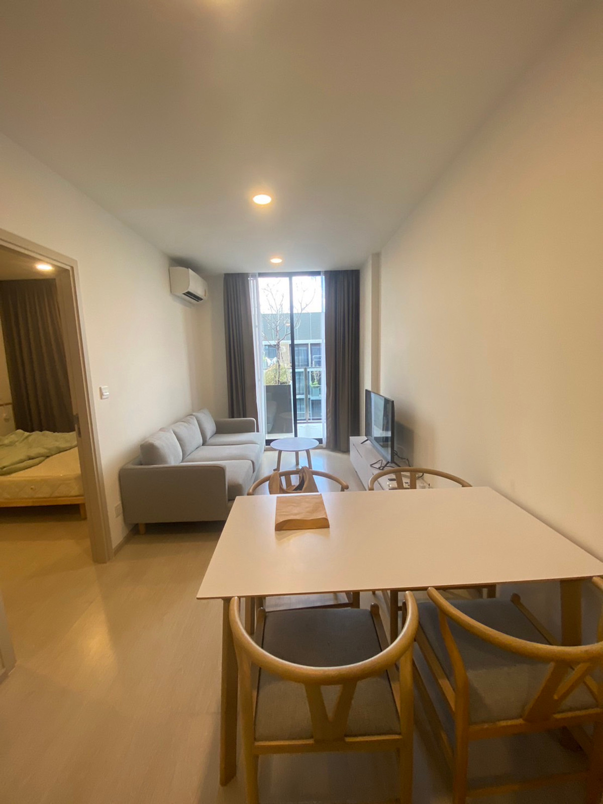 ให้เช่าคอนโดสุขุมวิท อโศก ทองหล่อ : ให้เช่าคอนโด Noble Ambience สุขุมวิท 42 คอนโดแต่งครบพร้อมเข้าอยู่ใกล้รถไฟฟ้าBTSเอกมัย!!