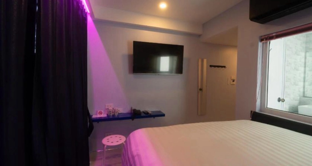 For SaleHotel&Apartment BusinessSukhumvit, Asoke, Thonglor : Sukhumvit 16 hotel for saleNear MRT Queen Sirikit National Convention CenterTotal of 32 rooms, area 61 wa.