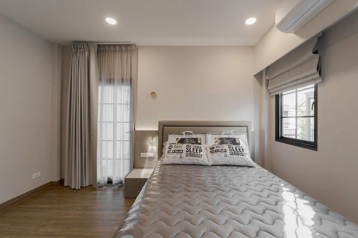 For RentHouseBangna, Bearing, Lasalle : For rent: CENTRO BANGNA, new house, 4 bedrooms.