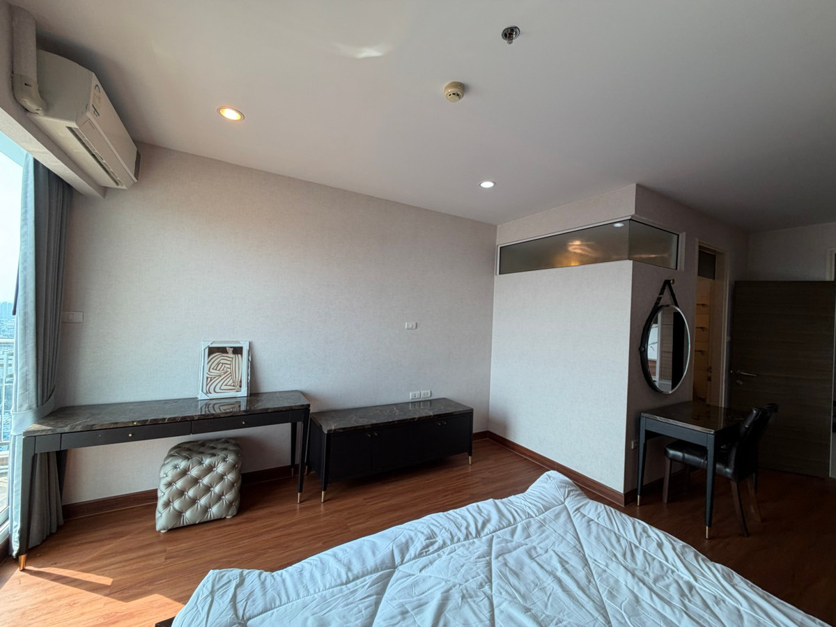 For SaleCondoRama3 (Riverside),Satupadit : For sale/rent Supalai Prima Riva Rama 3 | 3 bedrooms, high floor, river view ________________________________________ Luxury riverfront condo Supalai Prima Riva Rama 3, 42nd floor, area 256 sq m., 3 bedrooms, 5 bathrooms, maids room, panoramic Chao Phraya